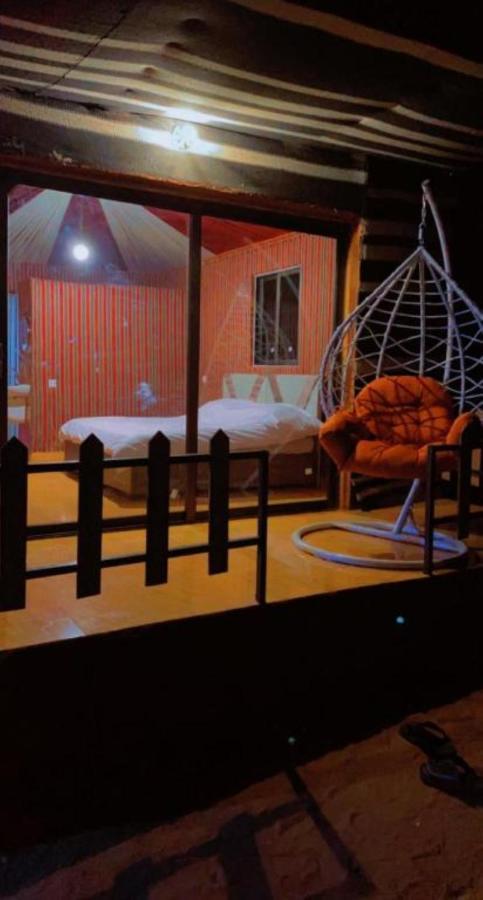 Bed and Breakfast Calm Camp Wadi Rum Exterior foto