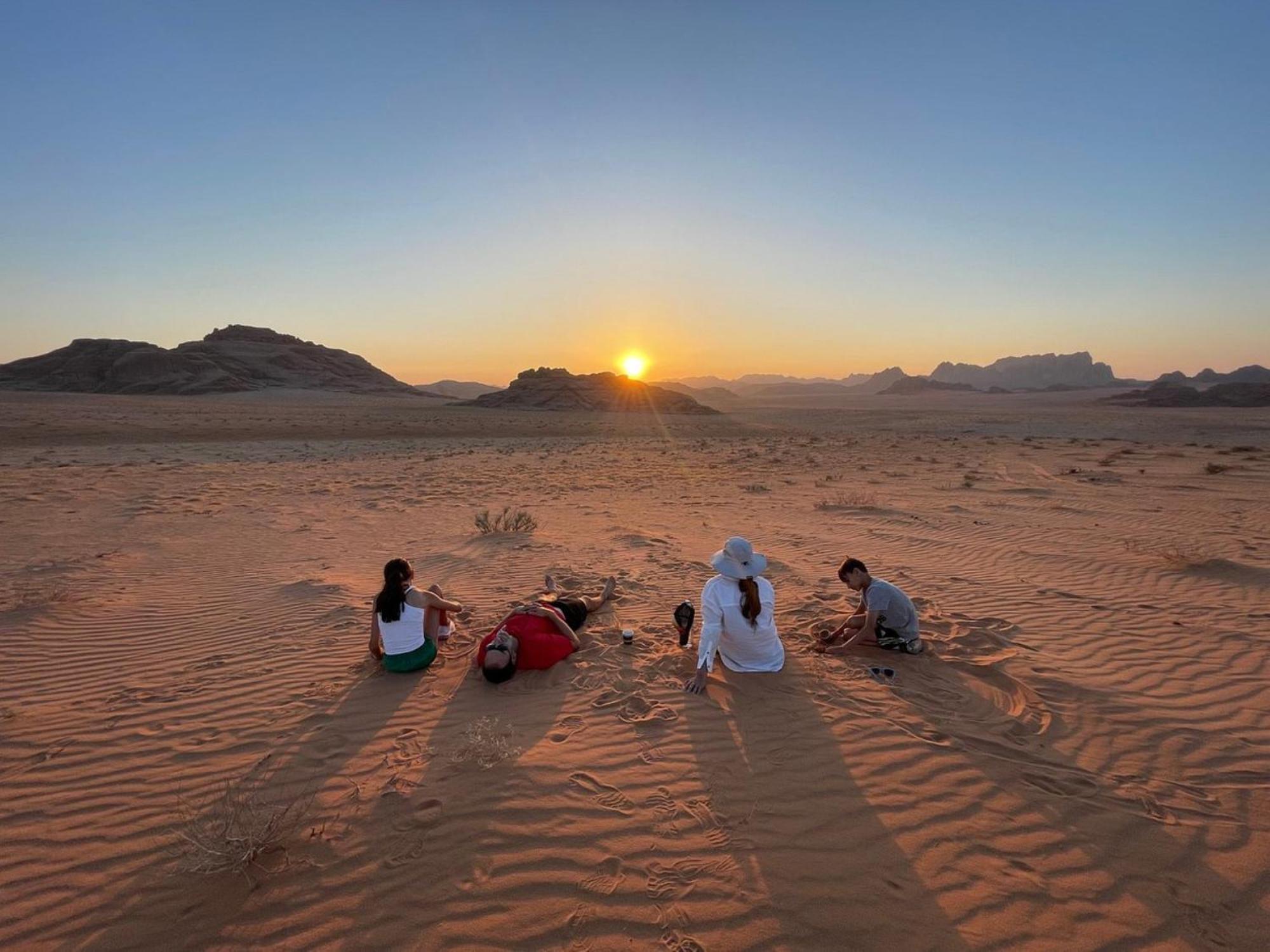 Bed and Breakfast Calm Camp Wadi Rum Exterior foto